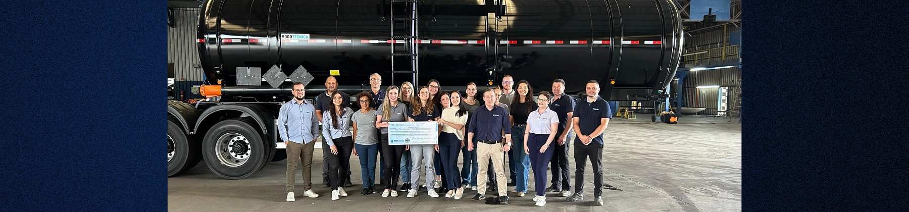 Notícia Hero Background